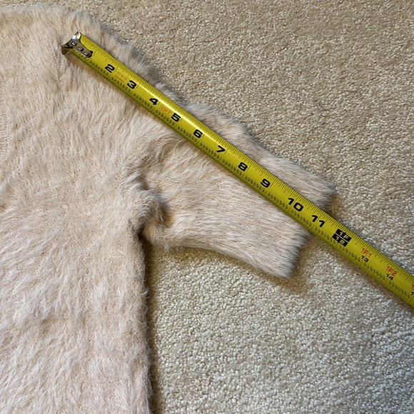 Knitted and knotted Anthropology light pink 100% nylon short sleeve scoop neck - Picture 9 of 12